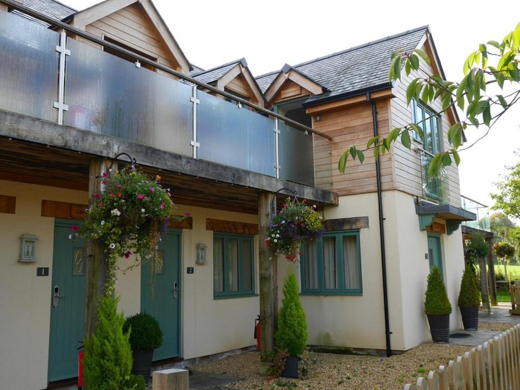 The Sun Inn Swindon Exteriör bild