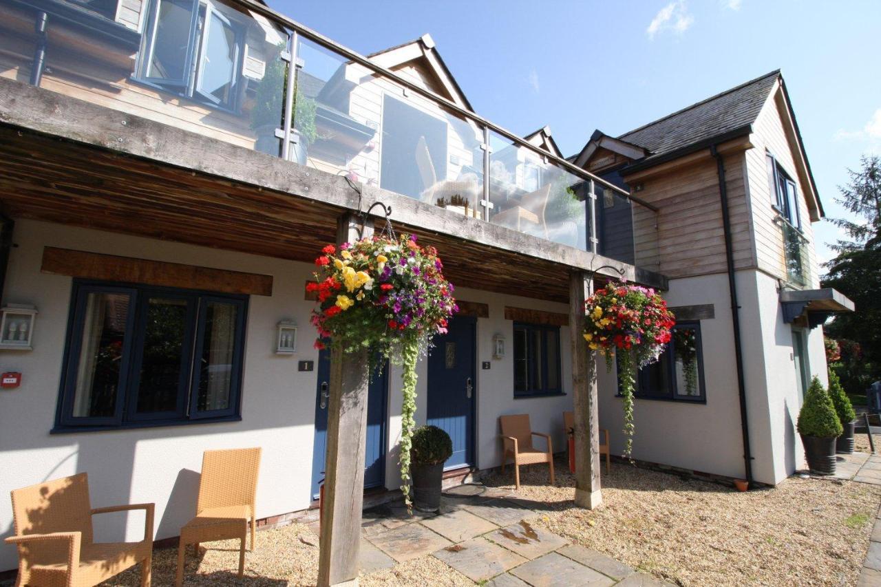 The Sun Inn Swindon Exteriör bild